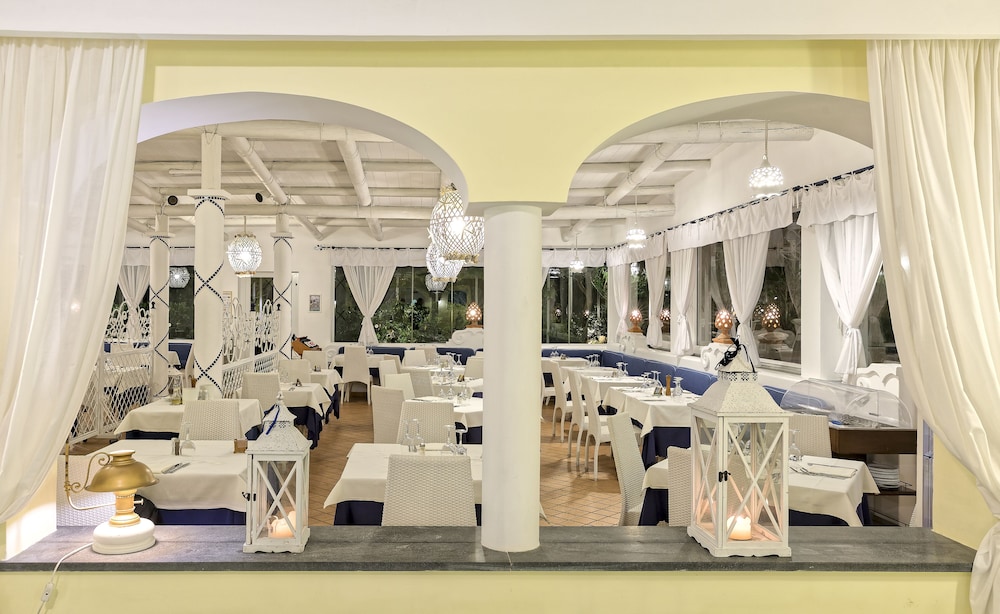 Hotel Tritone Resort And Spa 57/78