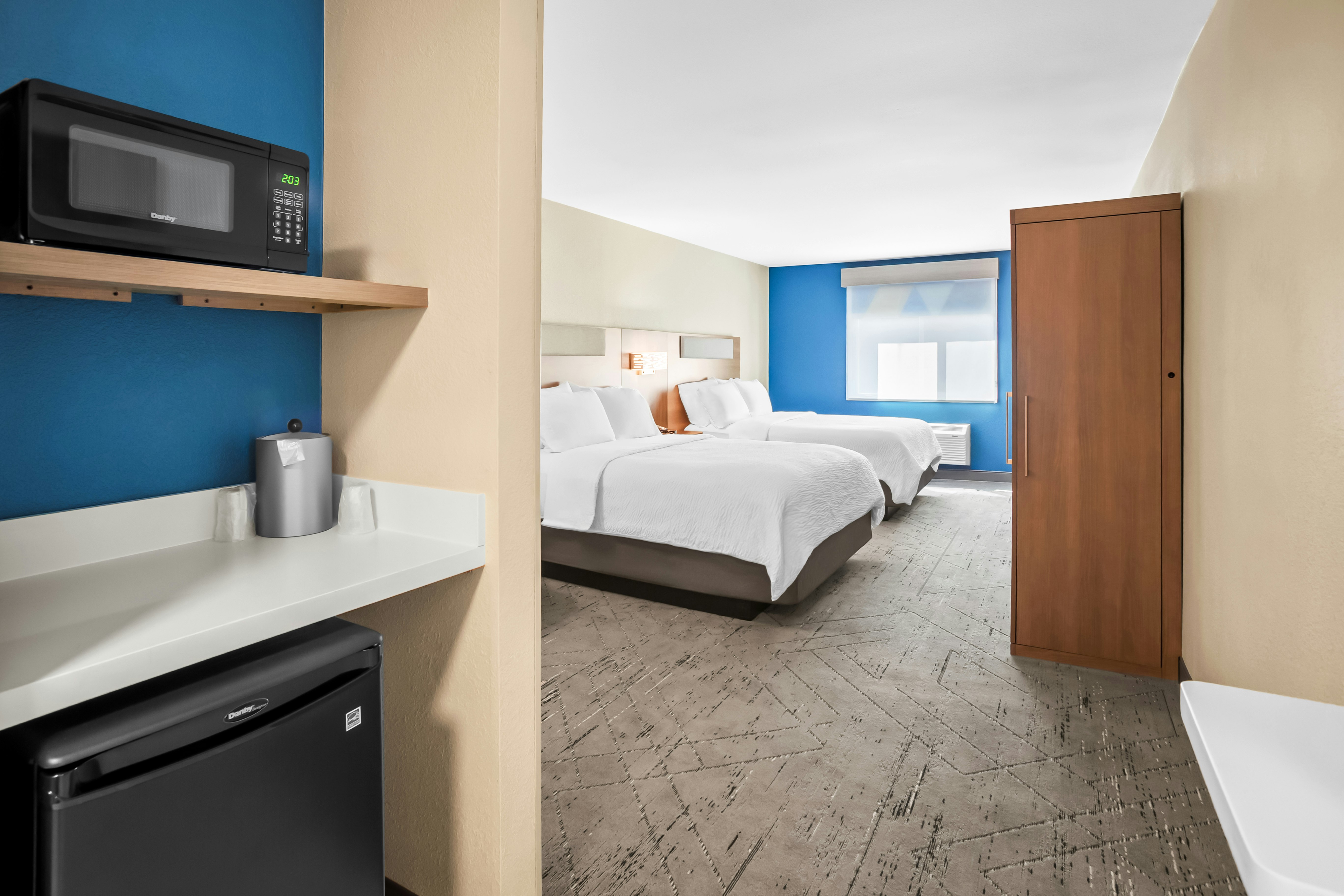 Suite, 2 Queen Beds, Holiday Inn Express & Suites Tumwater - Olympia By IHG 9/9