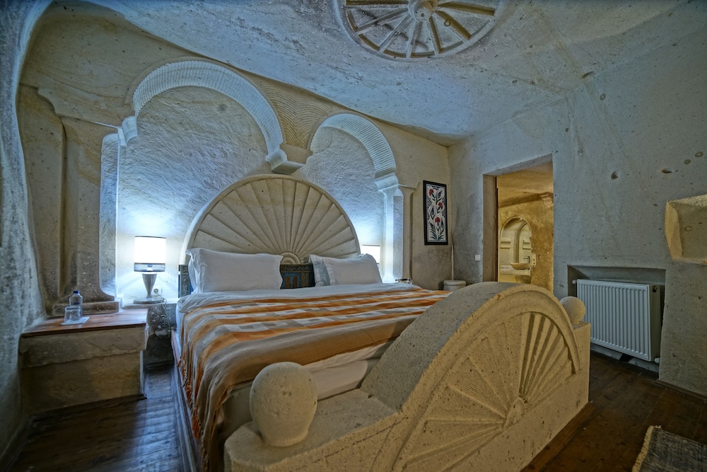 Taru Cave Suites 3/50