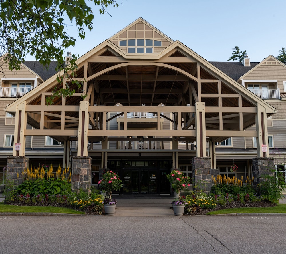 Grand Summit Hotel At Attitash 4/64