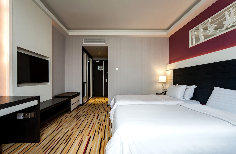 PROMENADE, SUPERIOR, DOUBLE BED, CLUB LOUNGE ACCESS
