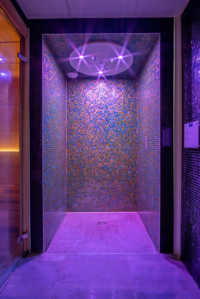 Kyriad Prestige Lyon Est Saint Priest Eurexpo Hotel And Spa 44/72