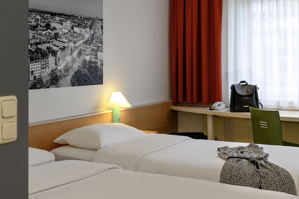 IBIS HANNOVER MEDICAL PARK 19/64