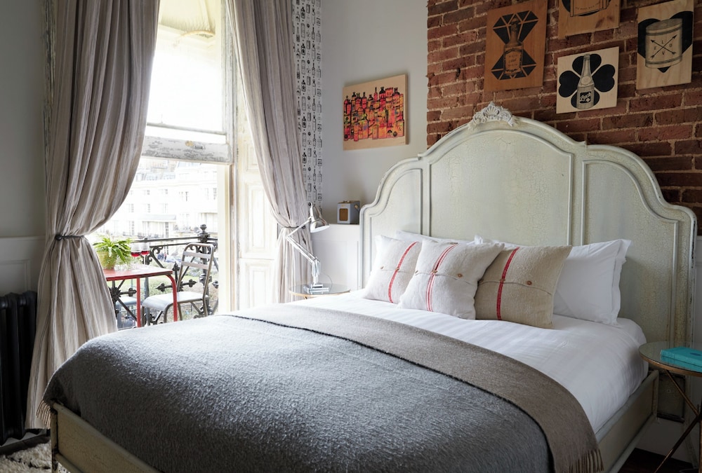CLASSIC, DOUBLE BED, SEA VIEW, BALCONY