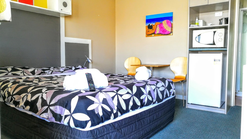 STUDIO, DOUBLE BED