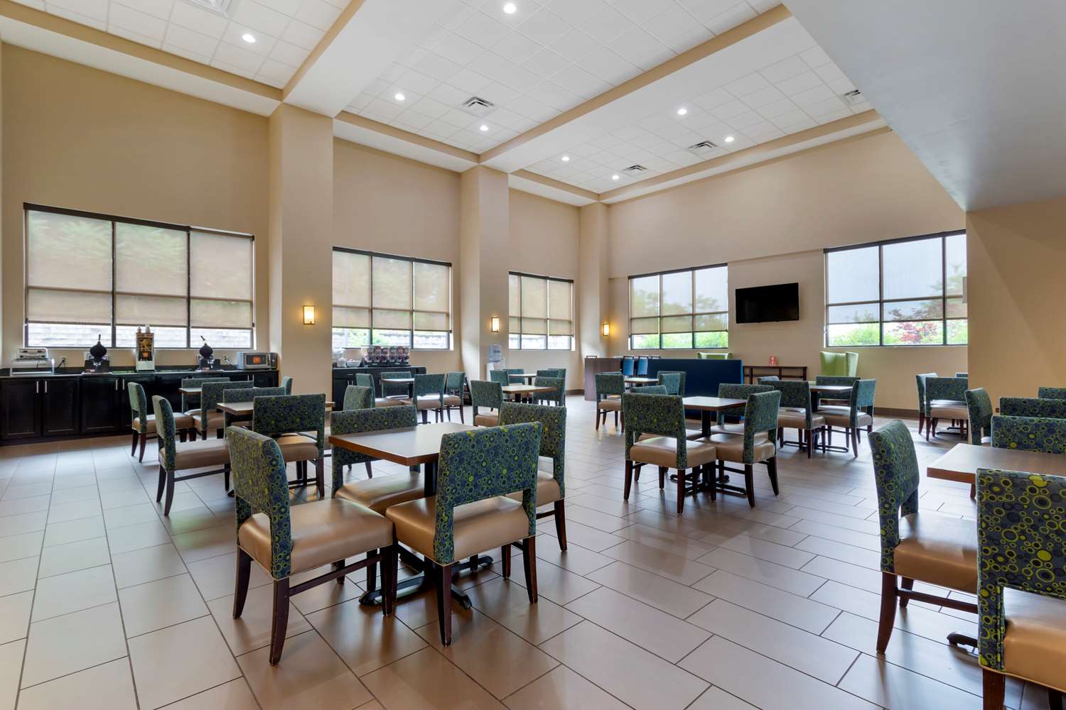 Comfort Suites Kingsport South 26/32