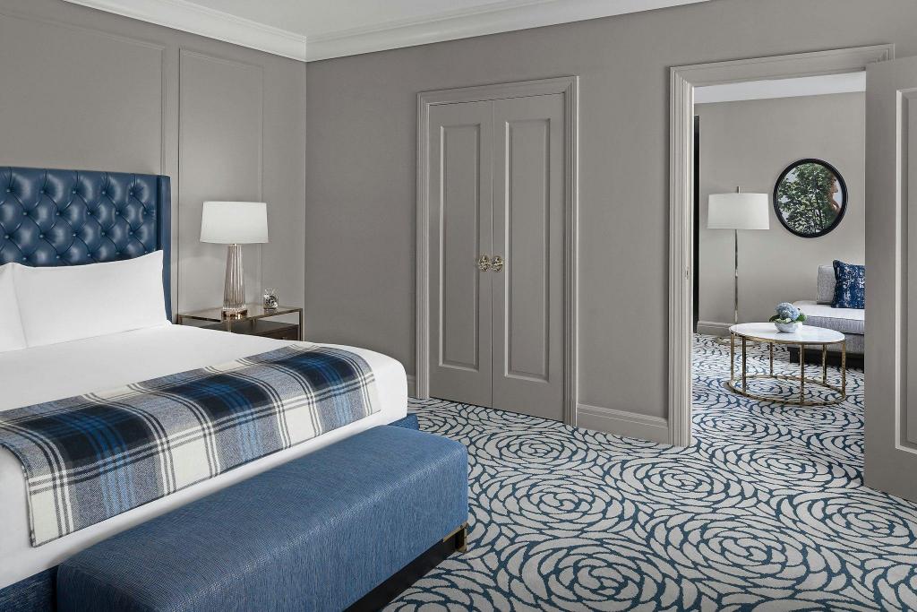 Talia, Executive, Suite, King Bed, Partial River View