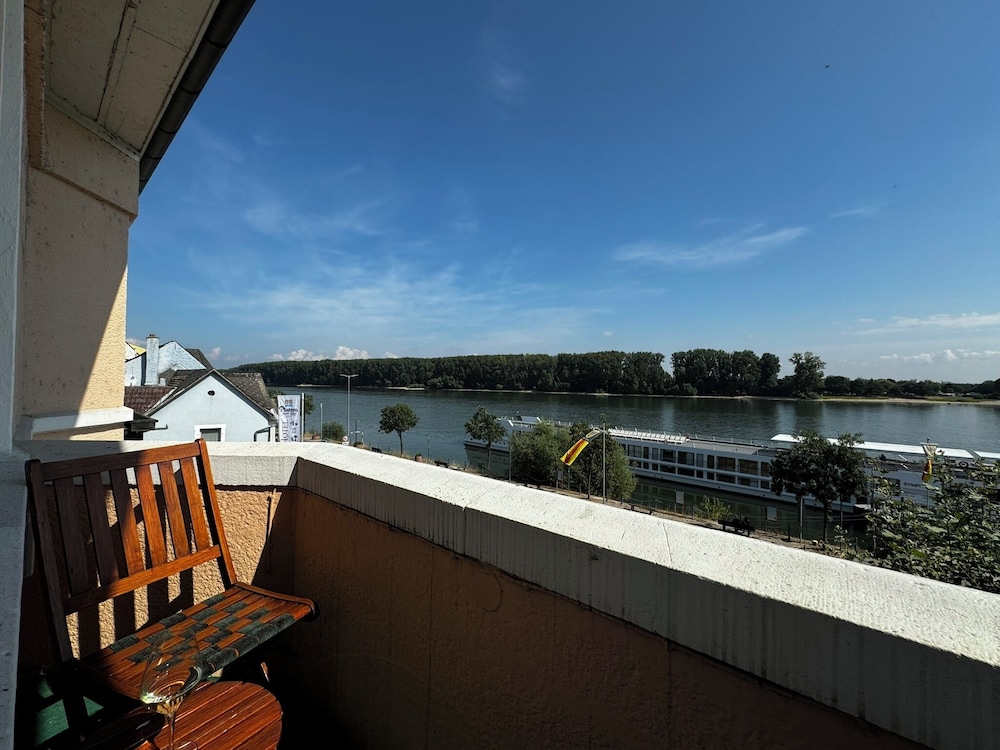 Rhein-Hotel Nierstein 3/72