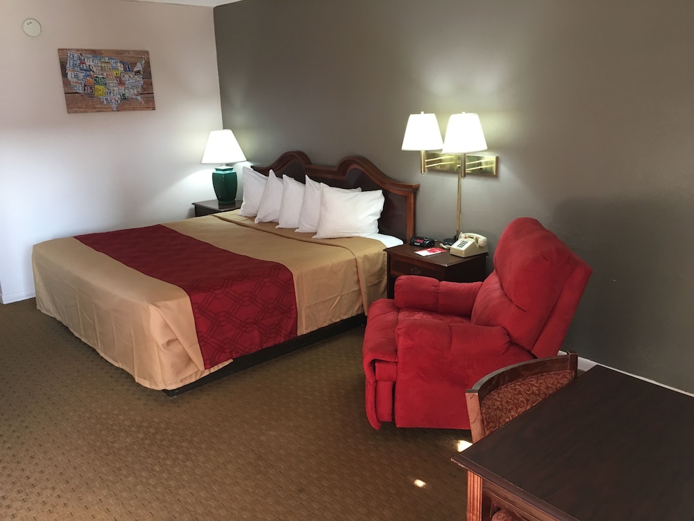 Econo Lodge Eden, NC 17/29