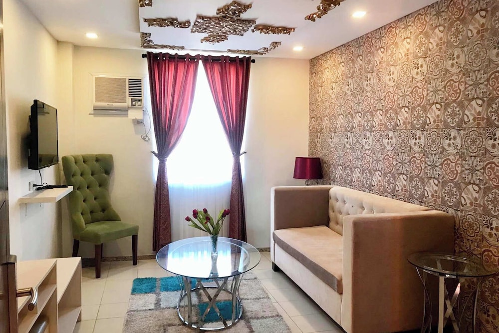 Cebu Uncle Tom's Cabin Hotel 50/66