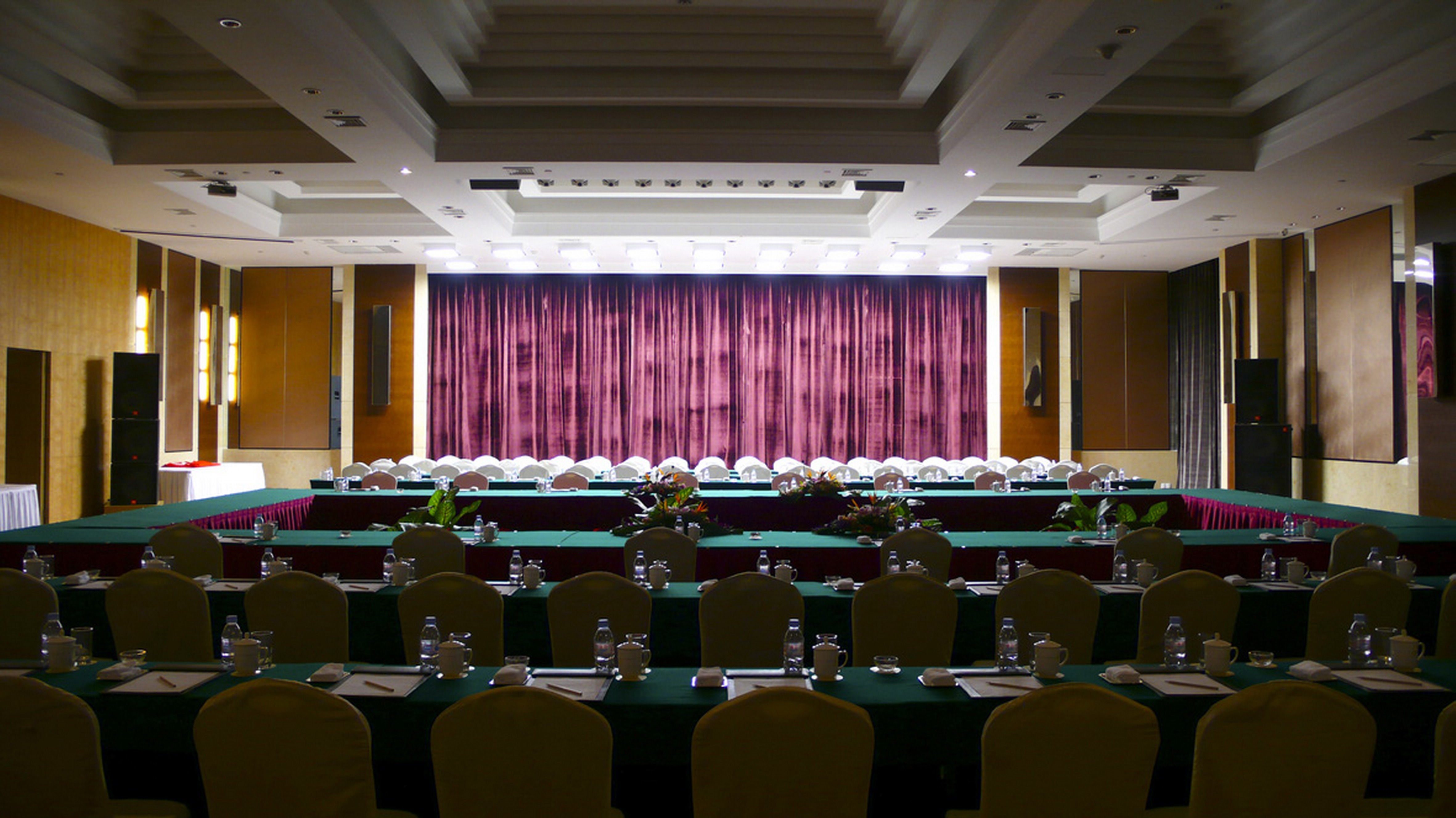Kingdom Hotel Yiwu 42/55