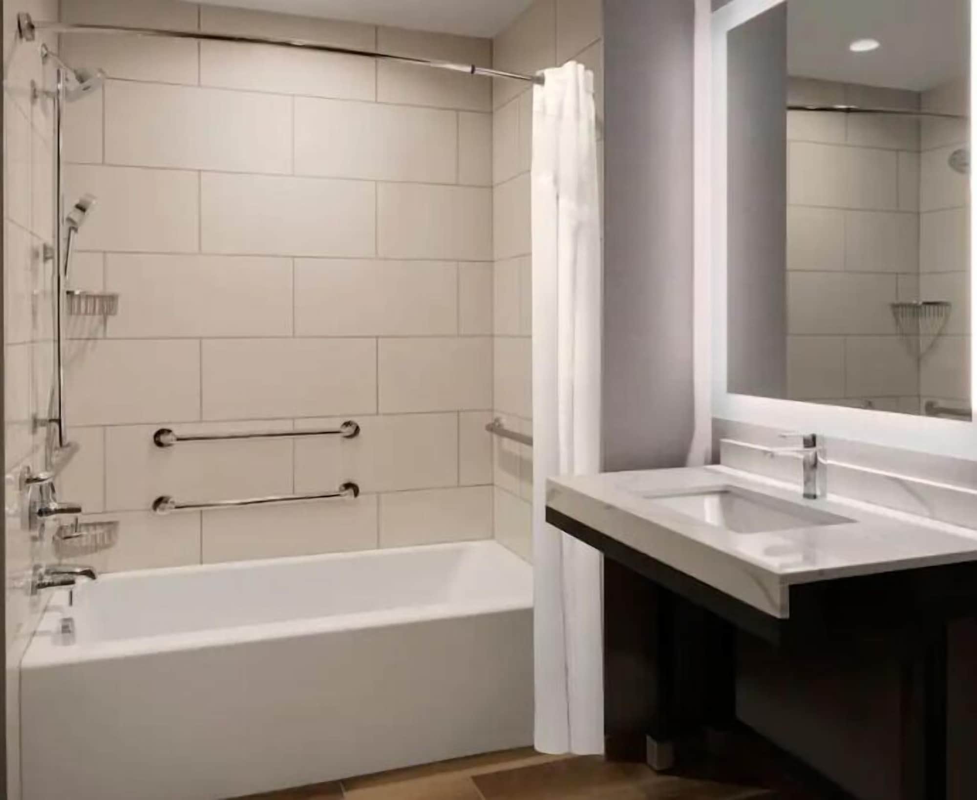 غرفة بسرير كينج لذوي الإعاقة، Hyatt Place LAX Century Blvd 2/2