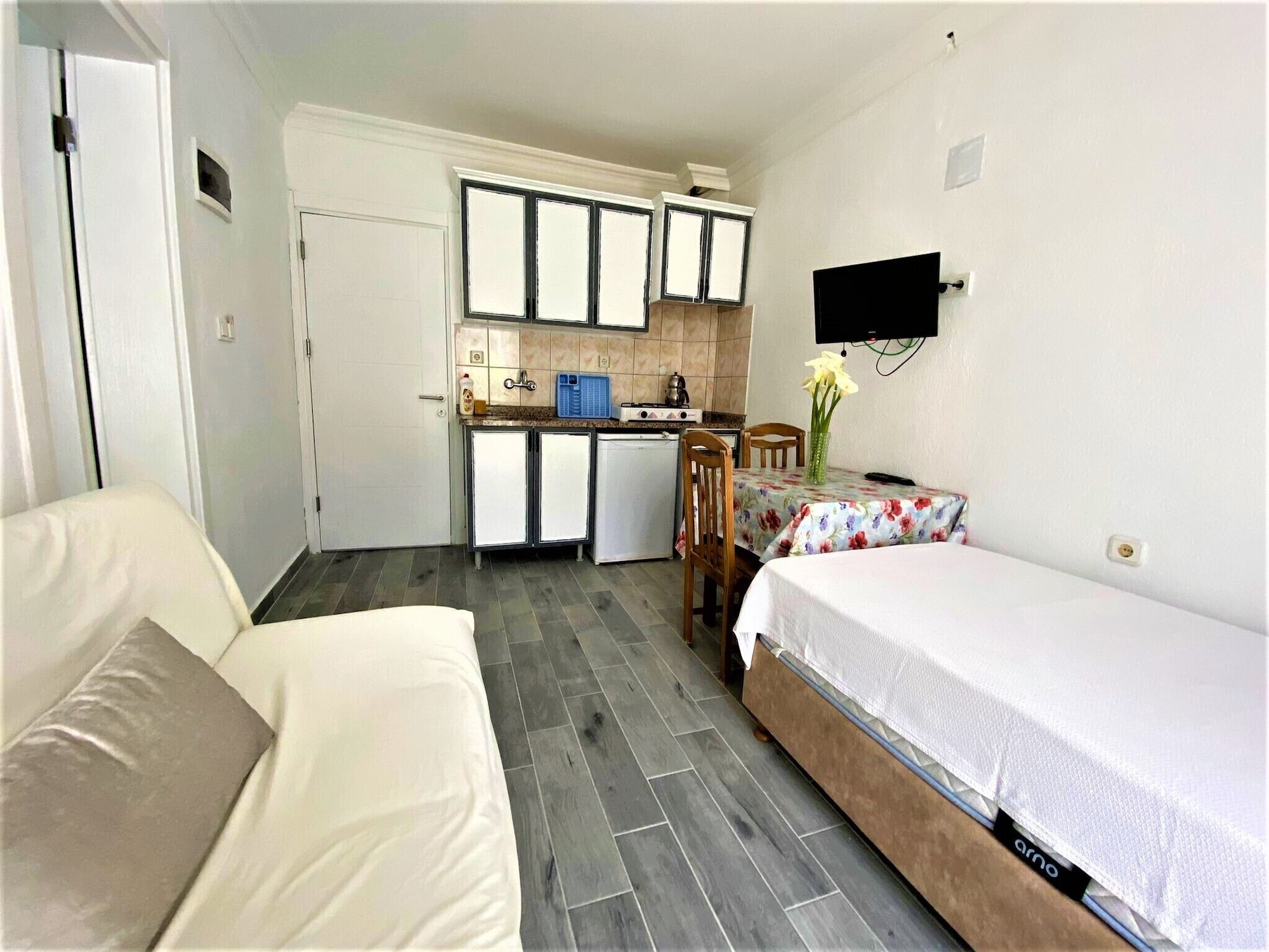 1 BEDROOM, APARTMENT