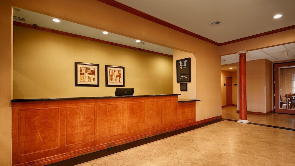 Best Western Cleveland Inn & Suites 1/17