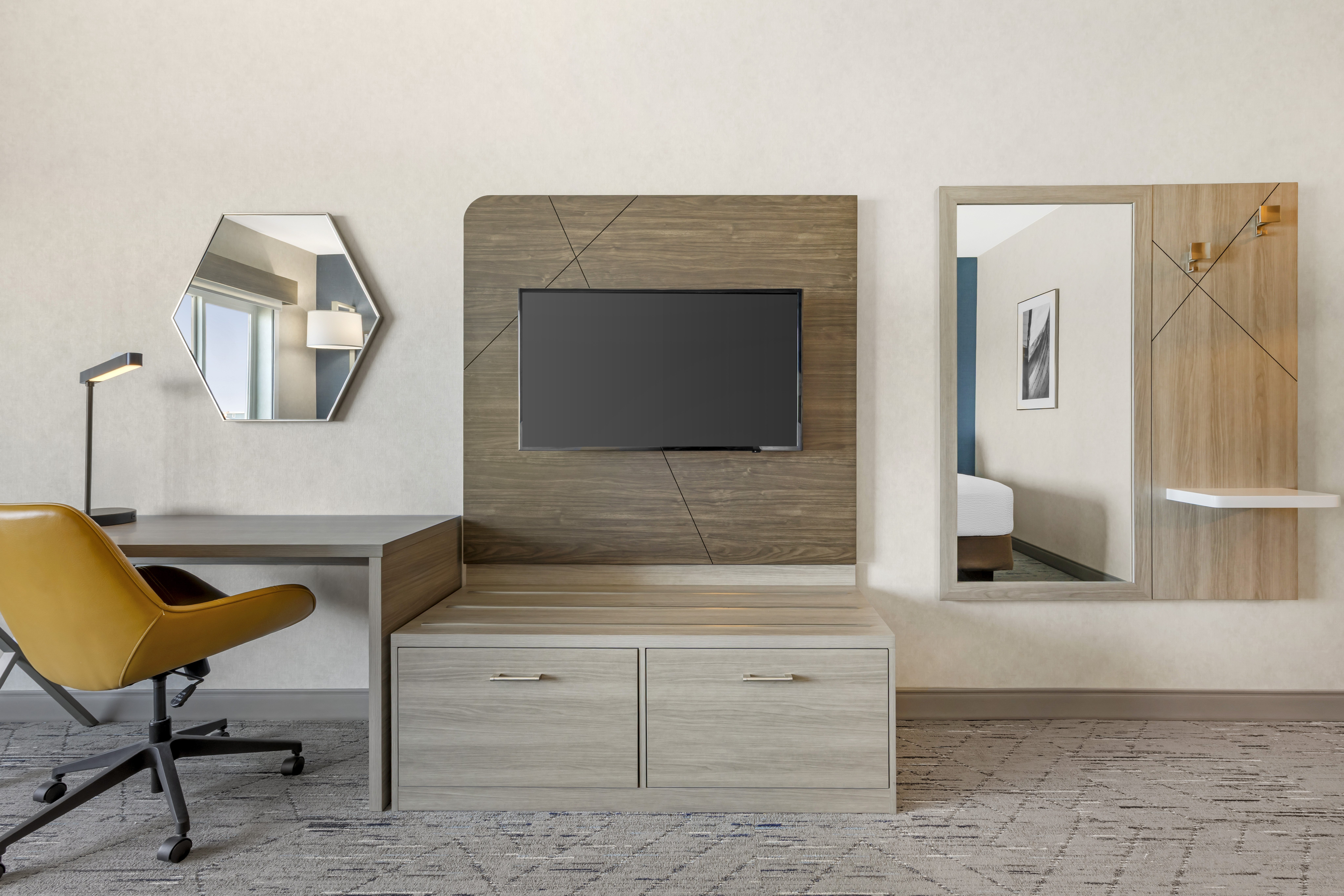 Holiday Inn Express Hotel Suites Astoria 59/69
