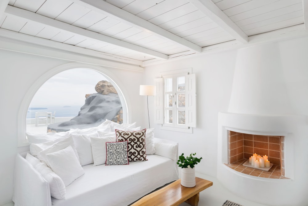 Aenaon Villas 8/27
