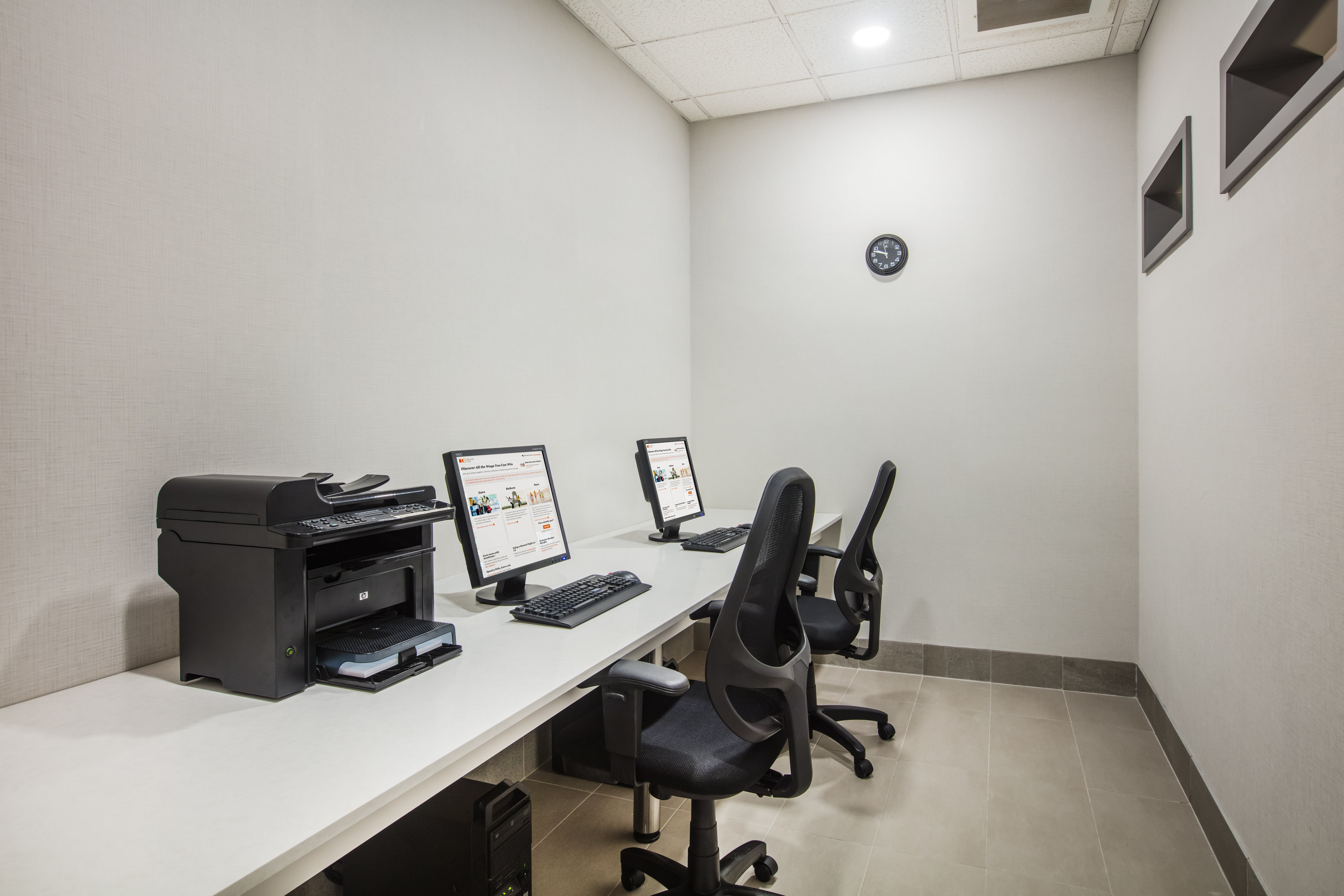 Holiday Inn Suites Grande Prairie Conference Ctr 36/41