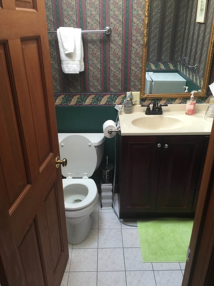 Eastgate Inn B&B 20/20