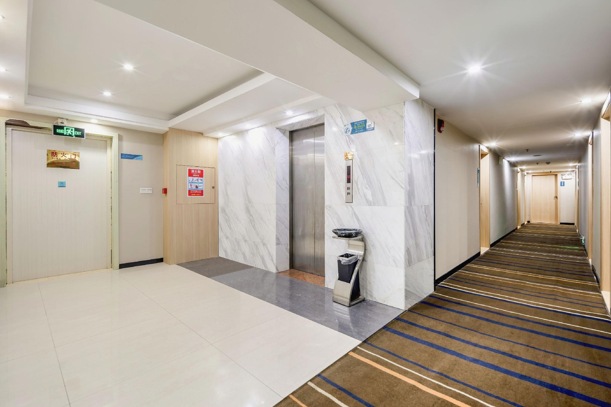 City Comfort Inn (Hezhou Guposhan Avenue) 33/48