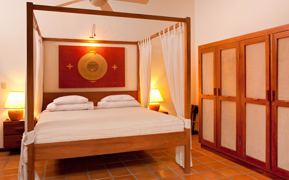 Hotel Capitan Suizo 25/75