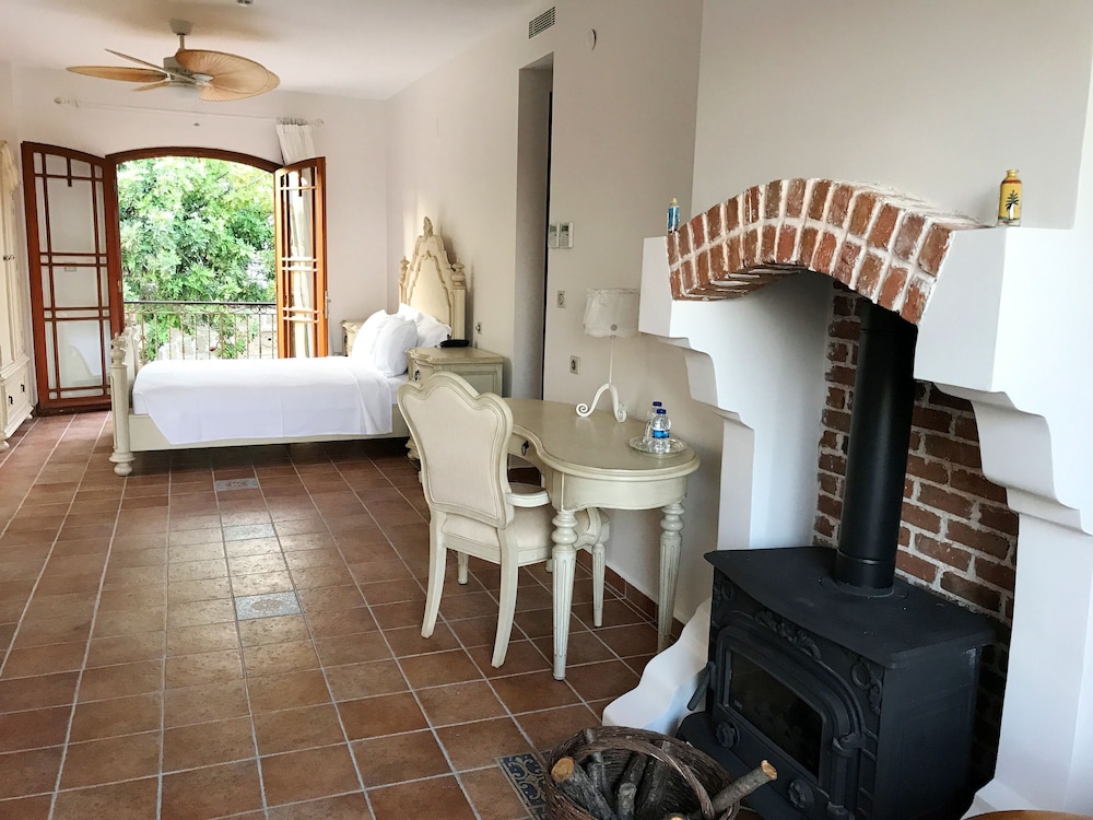 Villa Taraca Alacati Romantik Hotel 50/50