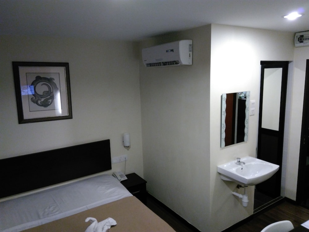 So Hotel 36/36