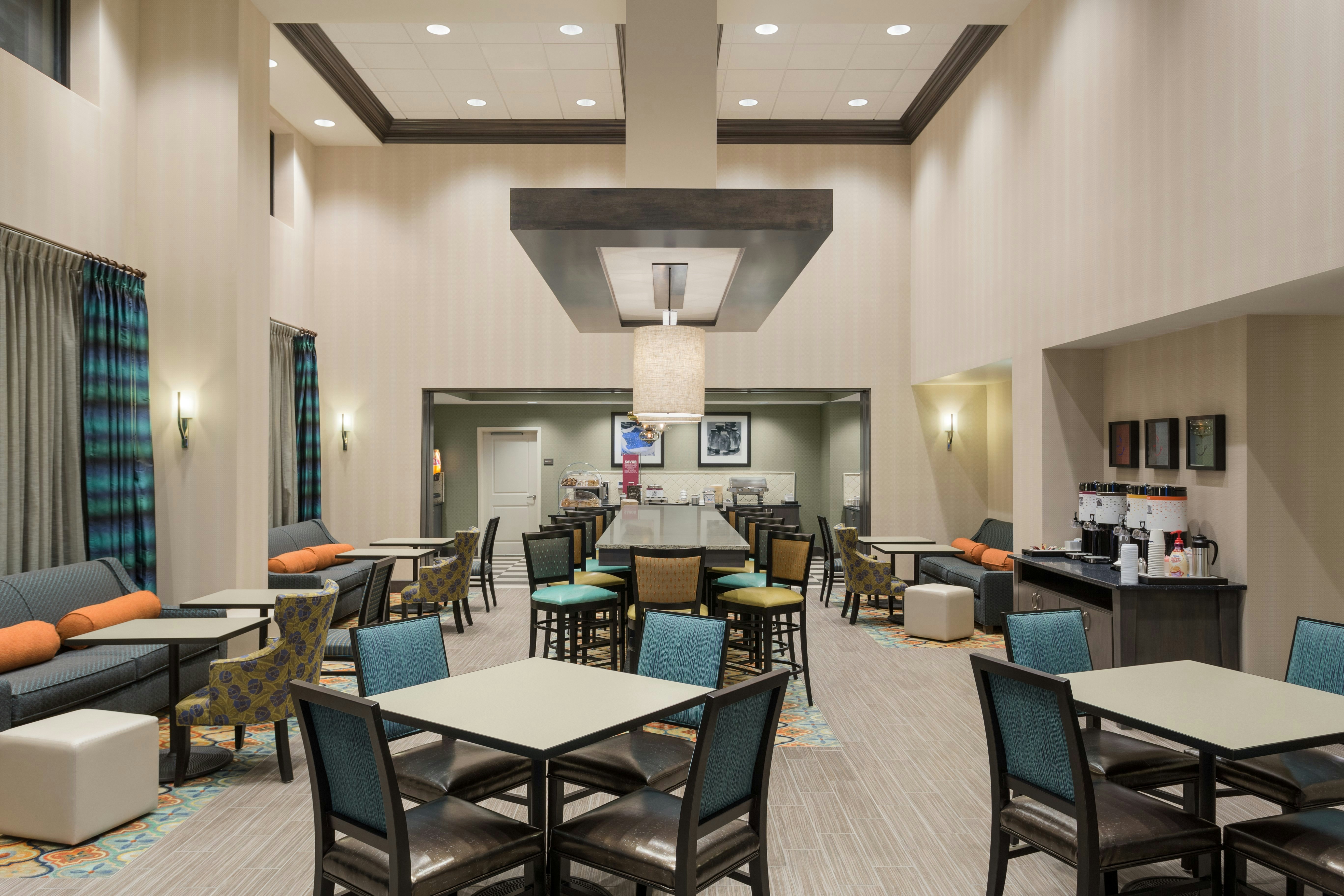 Hampton Inn Suites West Des Moines Sw Mall Area Ia 26/41