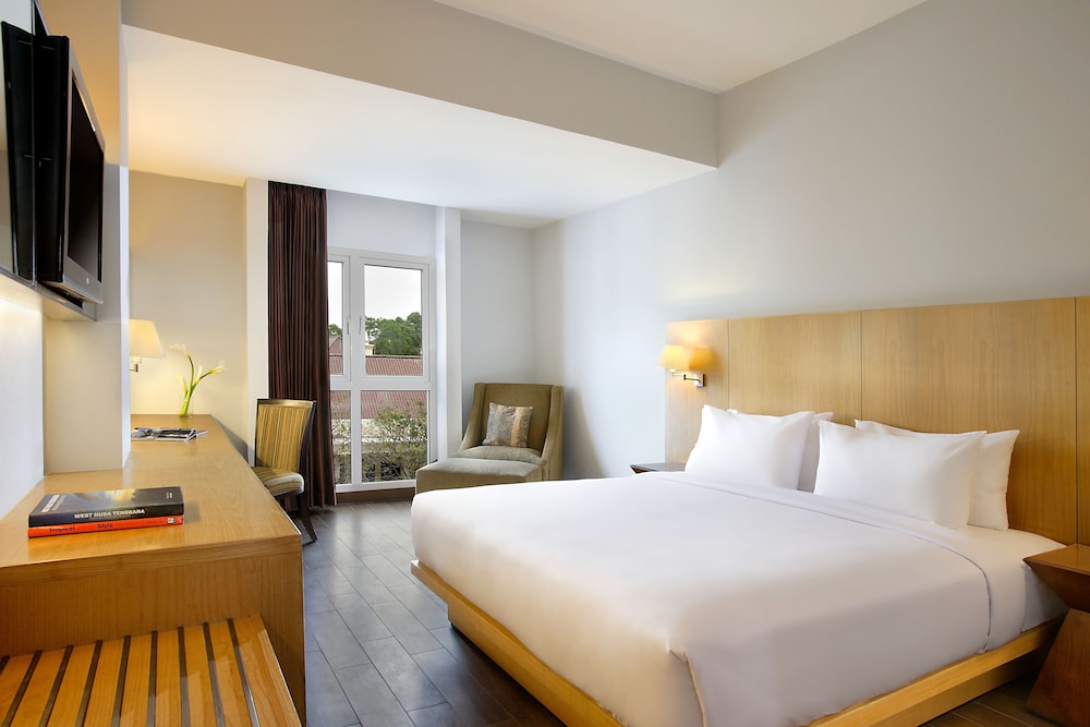 Hotel Santika Mataram 14/70