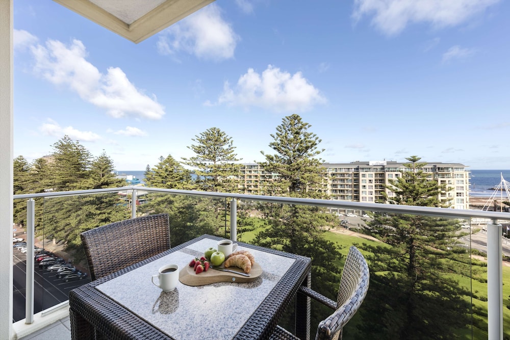 Oaks Glenelg Liberty Suites، أديليد 3/80