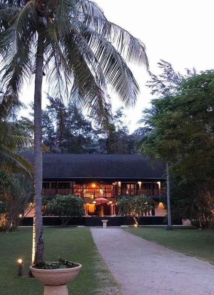 Kudat Riviera Exclusive Beach Villas Resort 4/50
