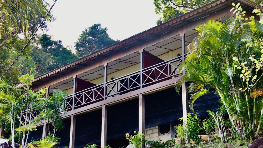 Minang Cove Resort & Spa 1/30