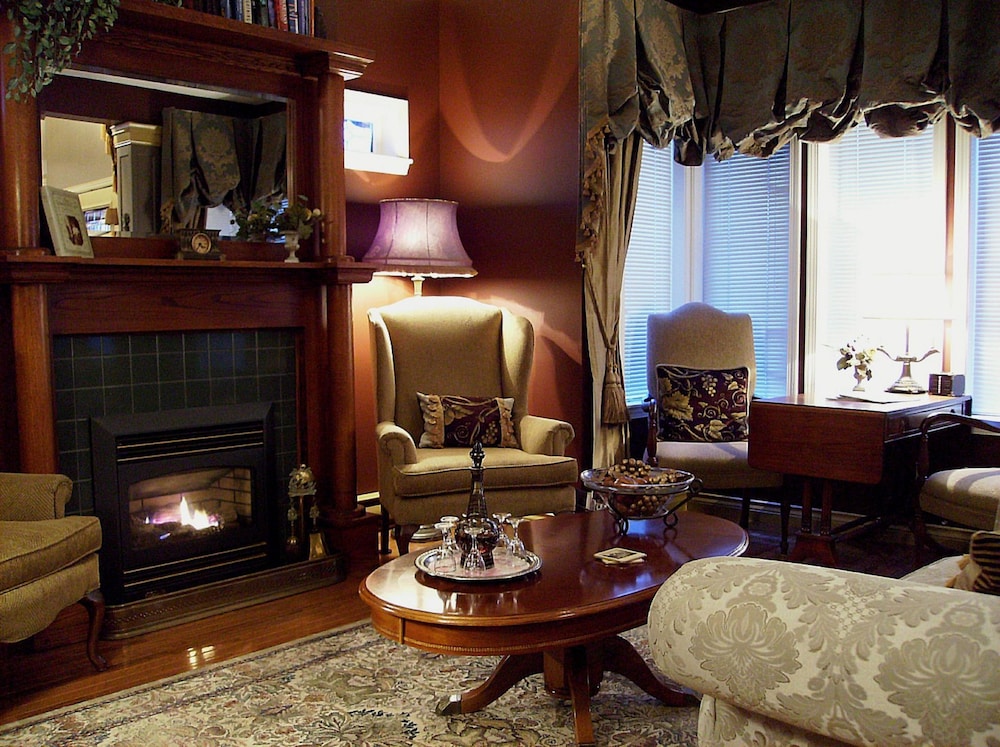 Beacon Inn at Sidney B&B 46/66