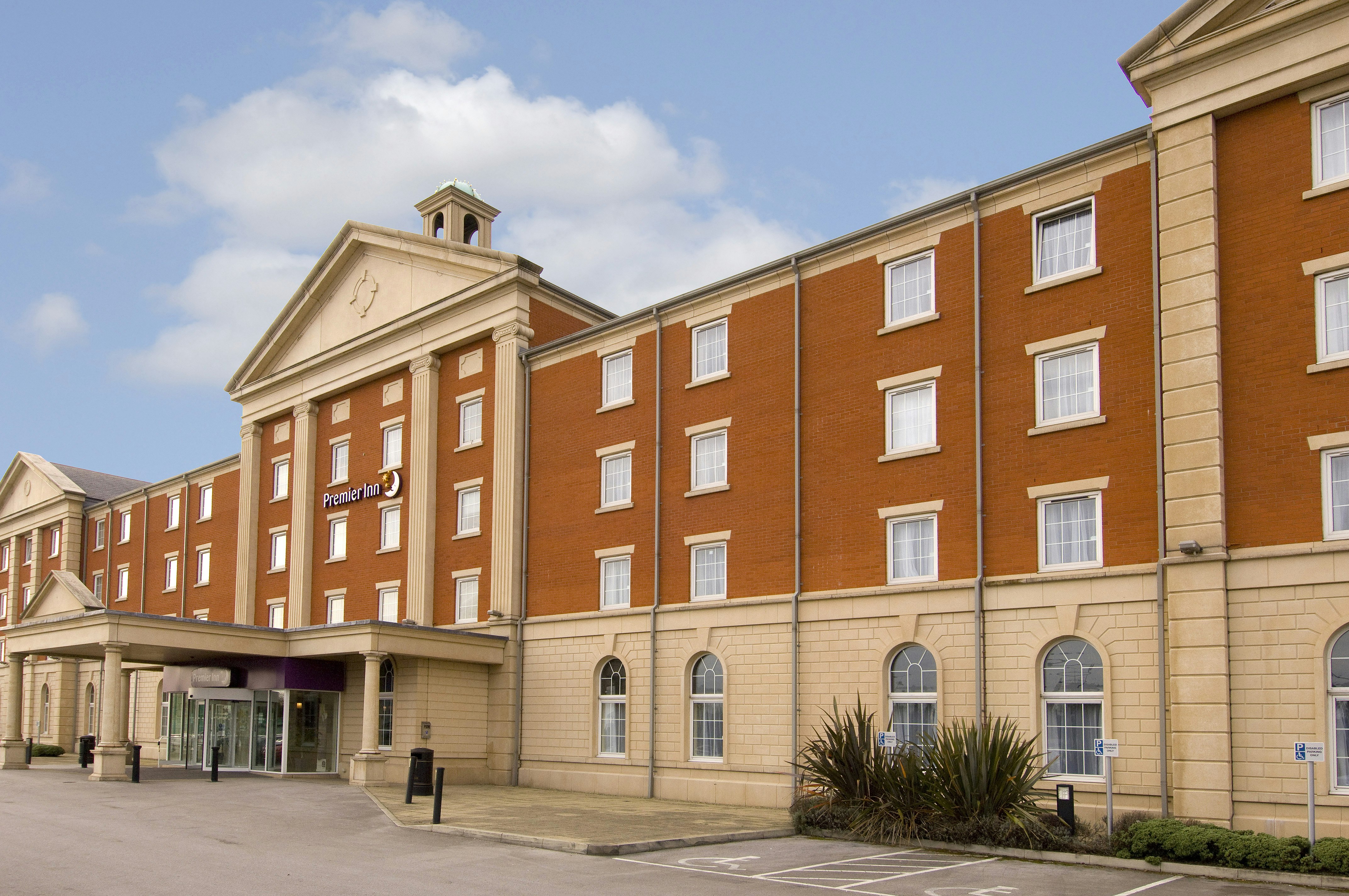 Premier Inn Manchester Trafford Centre West Hotel 47/50
