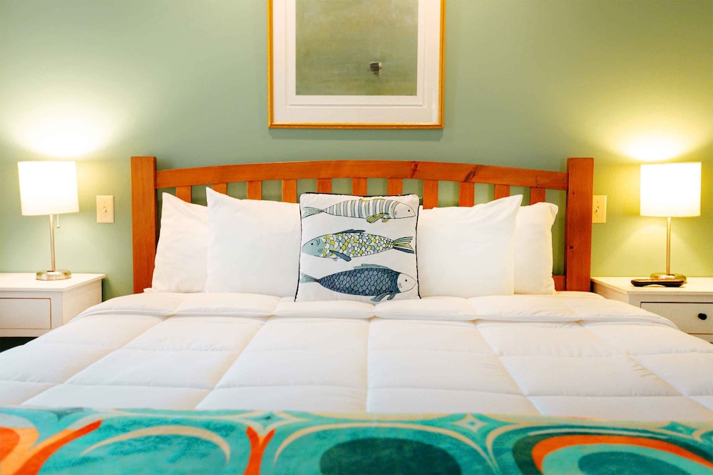 The Provincetown Hotel at Gabriel's 20/51