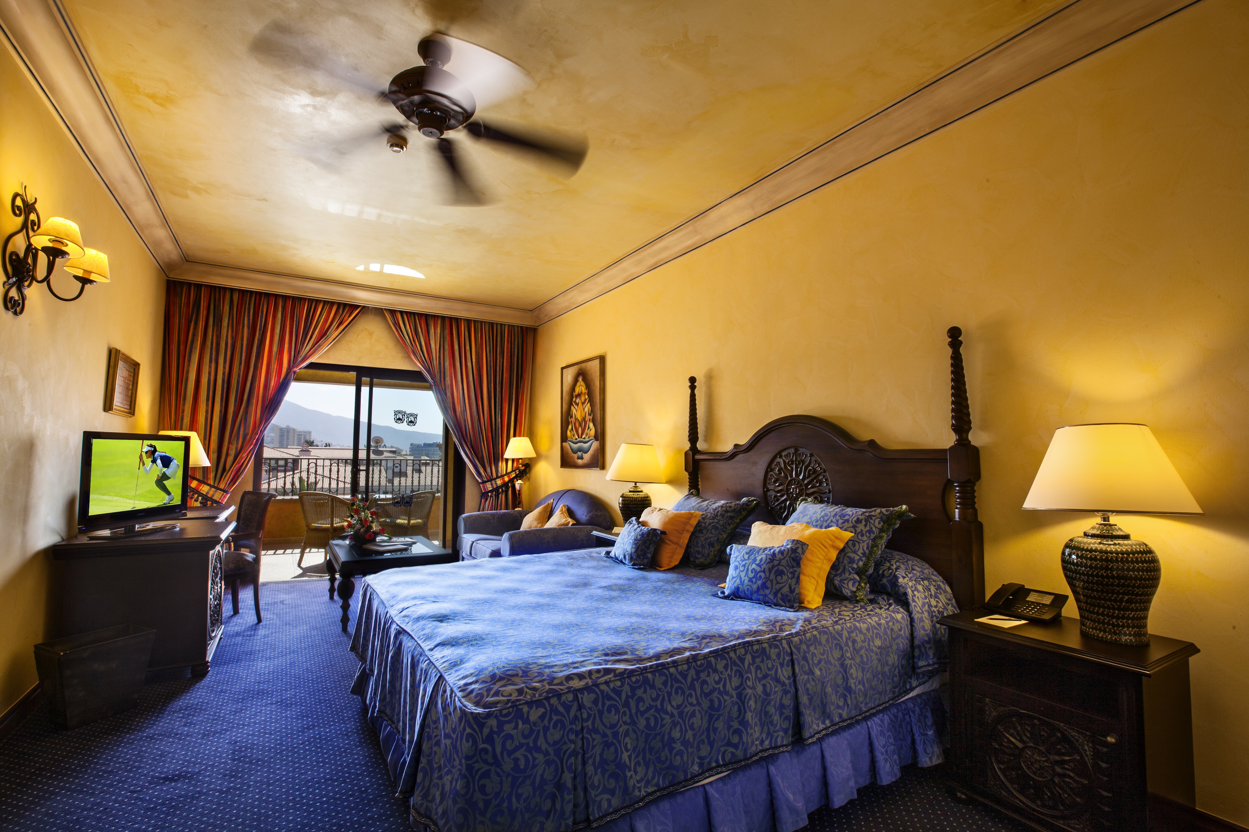 Room, Double or Twin Bed, Street View
