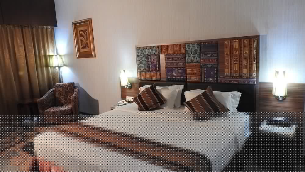 Crown Vista Hotel 12/50