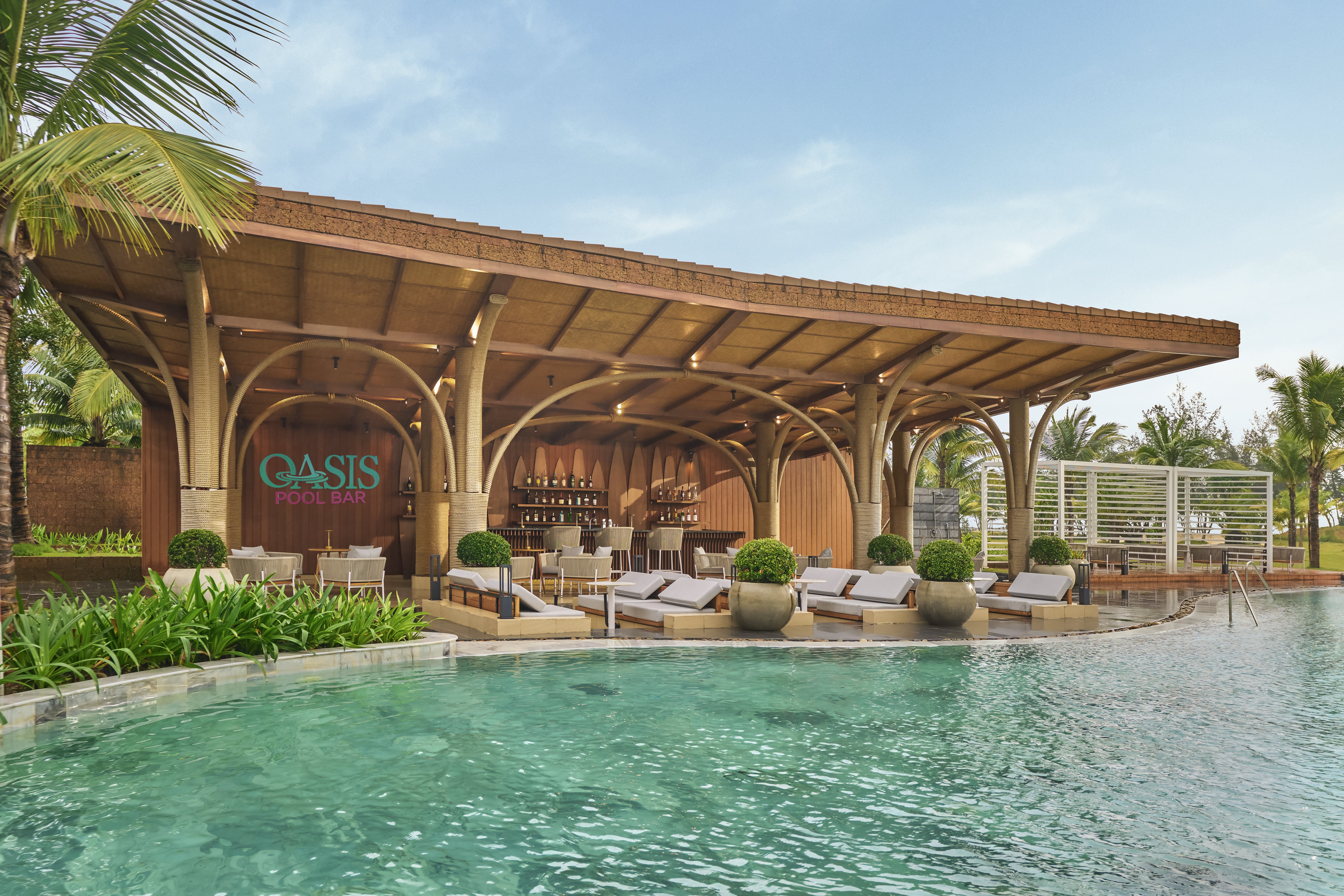 Bao Ninh Beach Resort 82/85