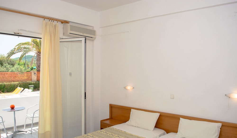 CHANDRIS APARTMENTS 31/71