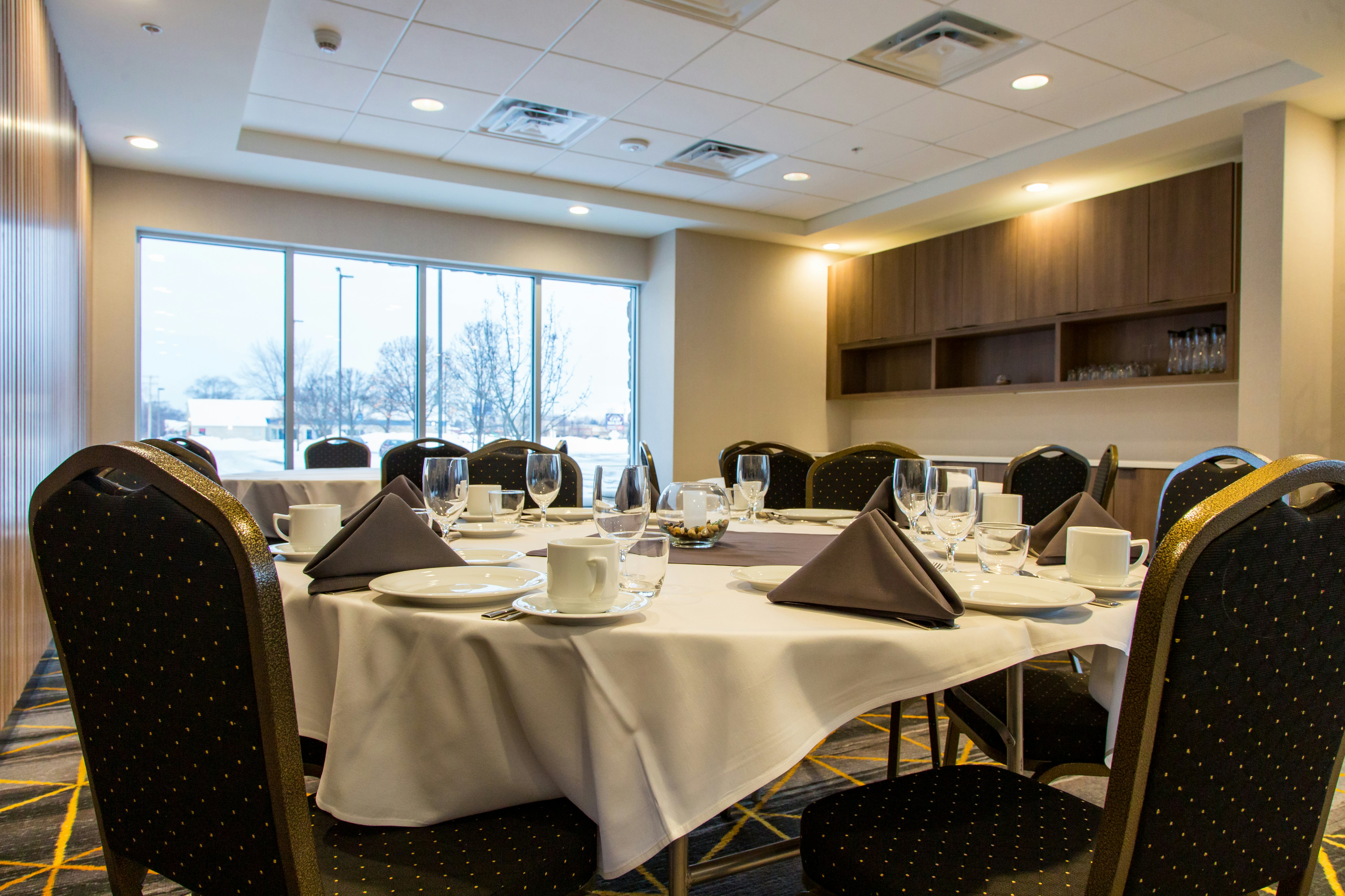 Holiday Inn & Suites Mount Pleasant 56/64