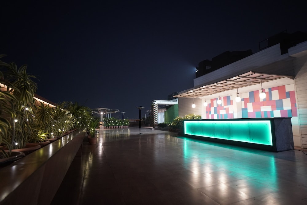 The Alcor Hotel 4/52