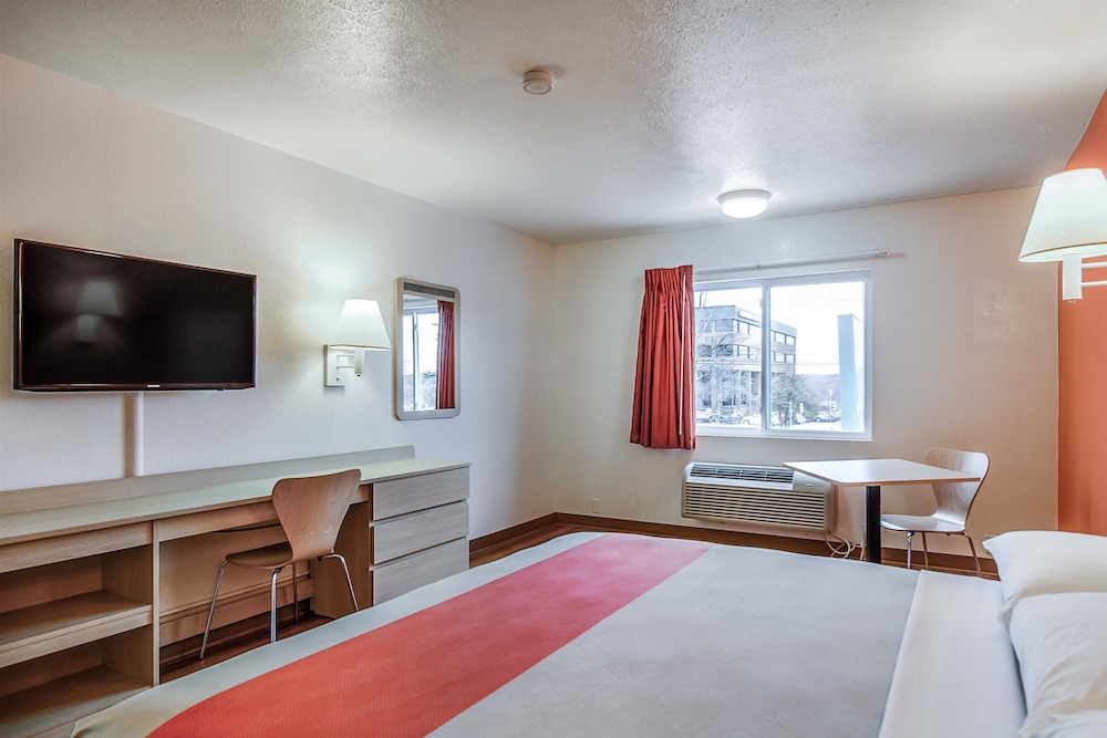 Motel6 Framingham, MA - Boston West 30/58