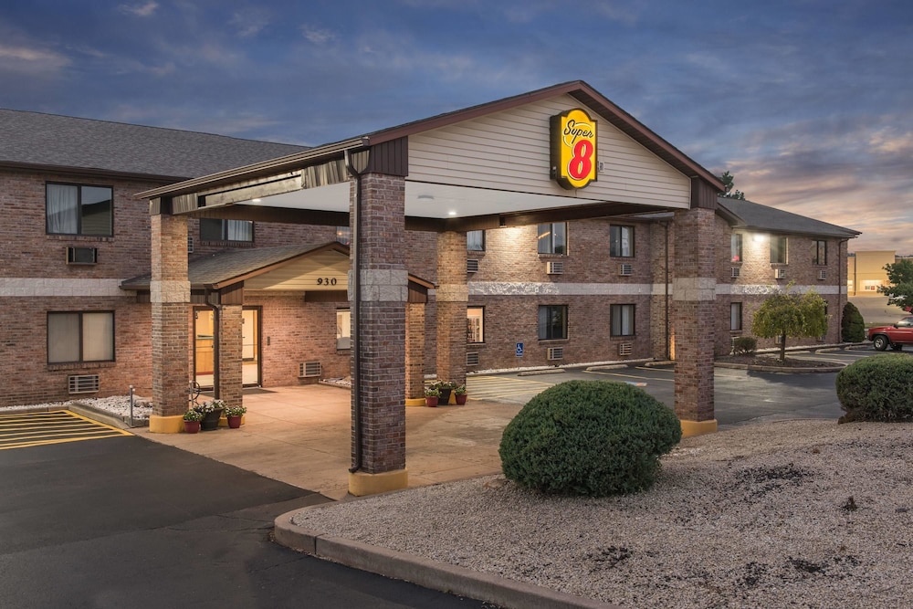 Super 8 by Wyndham Farmington 1/15