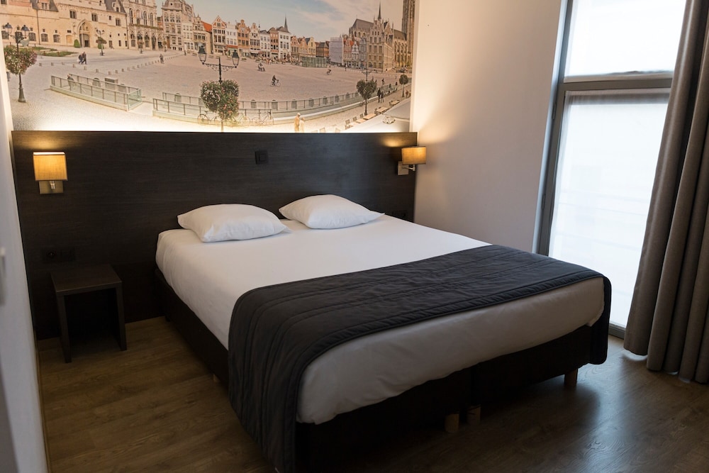 Deluxe, Double Bed