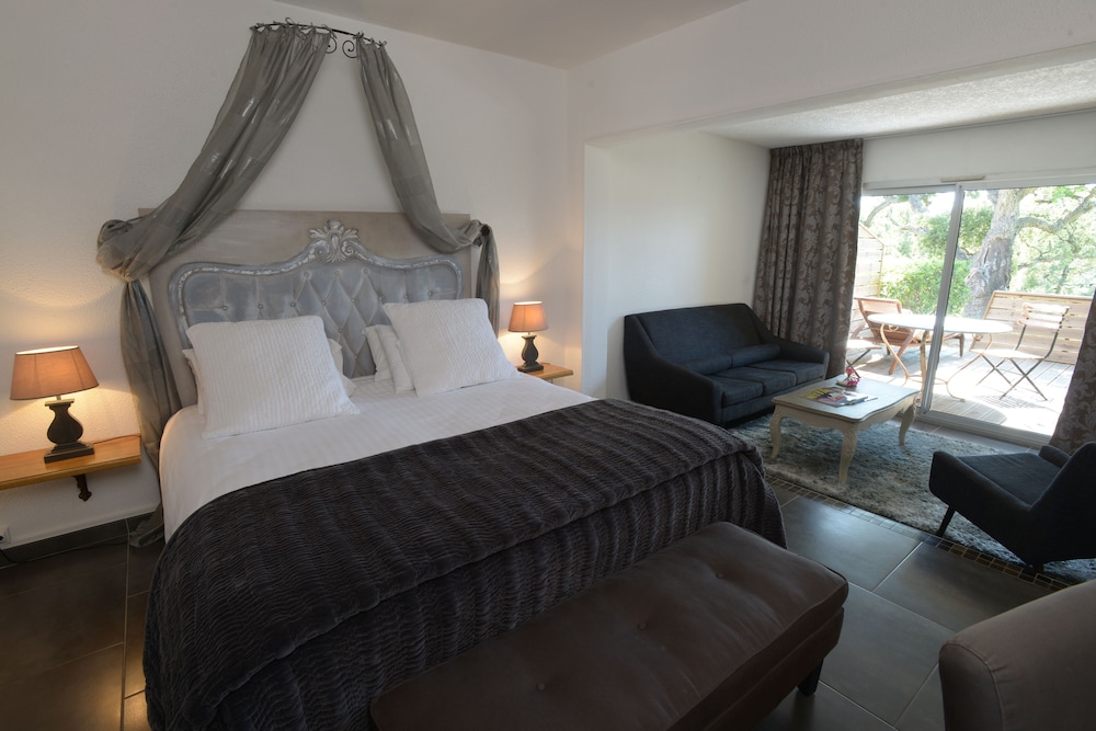 Hotel Font Mourier 8/74