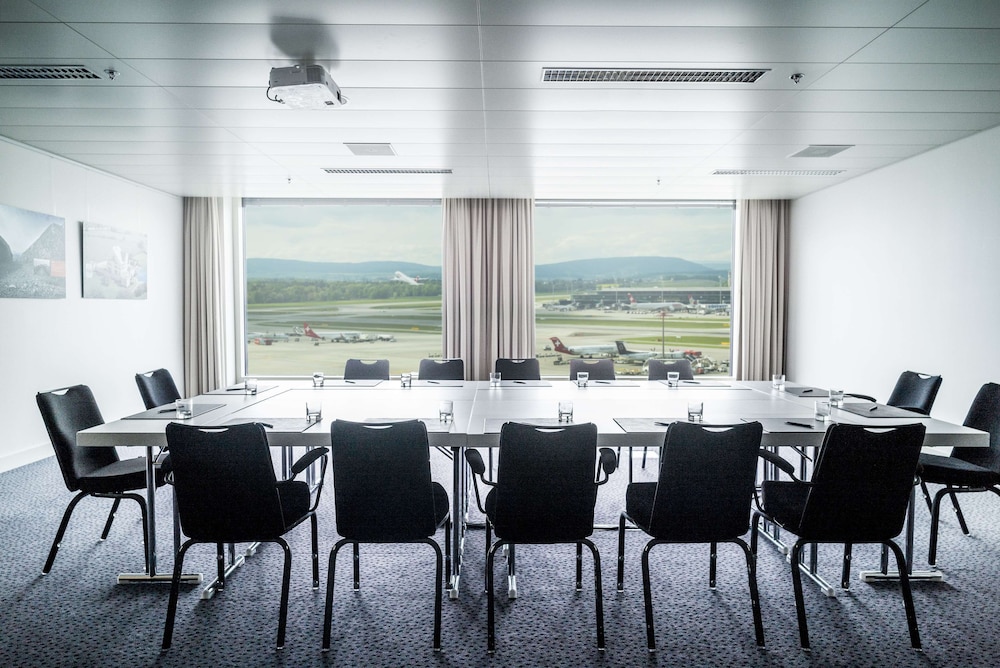 Radisson Blu Hotel Zurich Airport 67/72