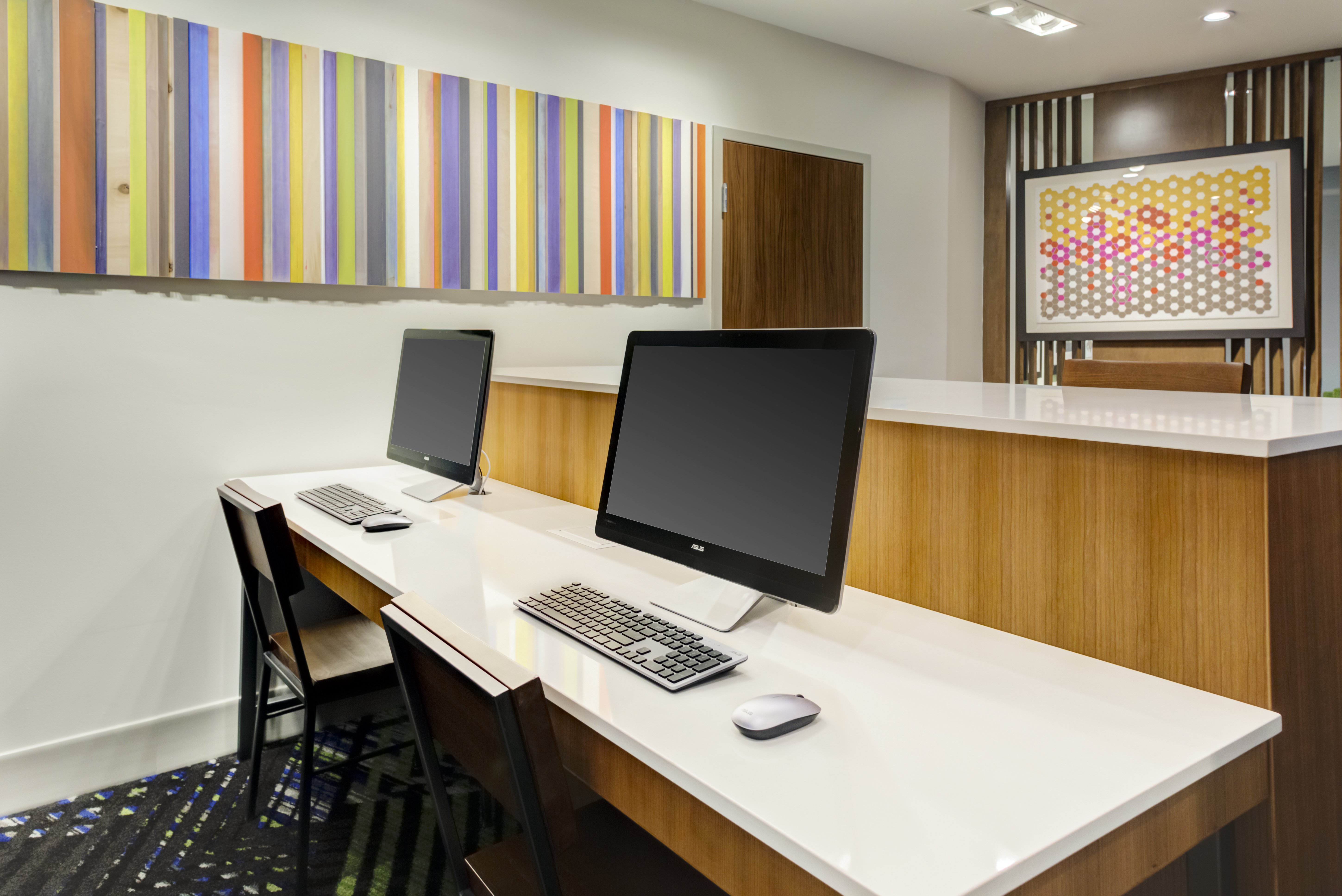 Holiday Inn Express Suites King George Dahlgren 28/35