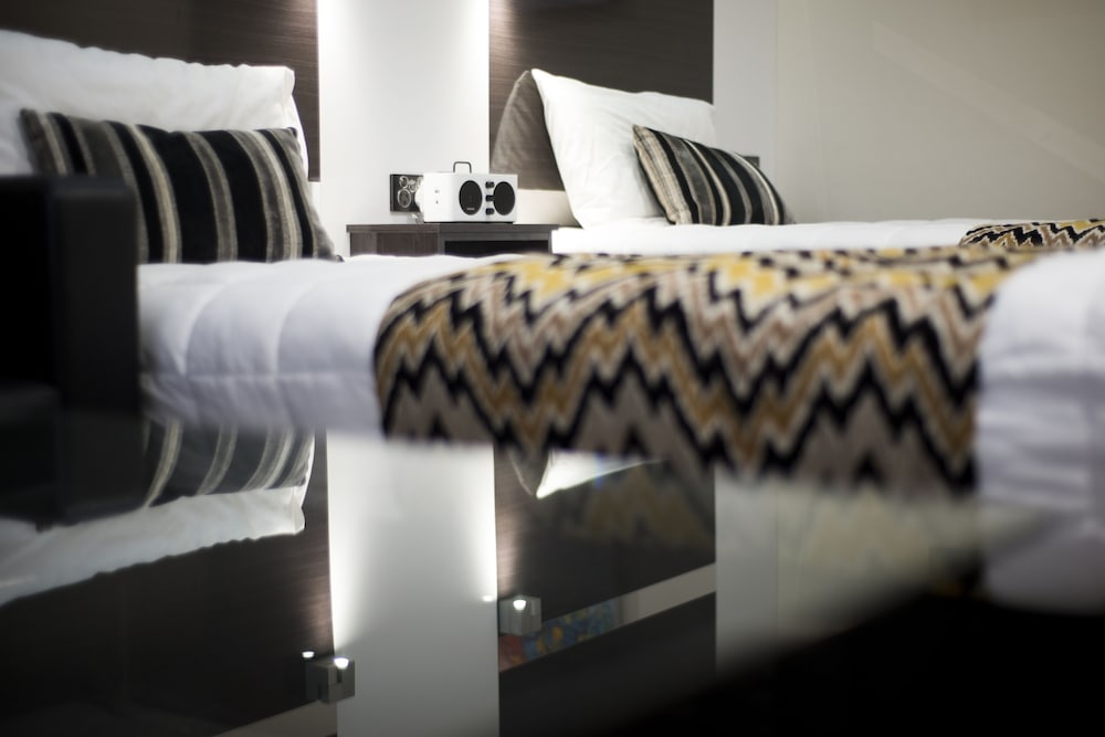 The Abbey Motor Inn 38/44
