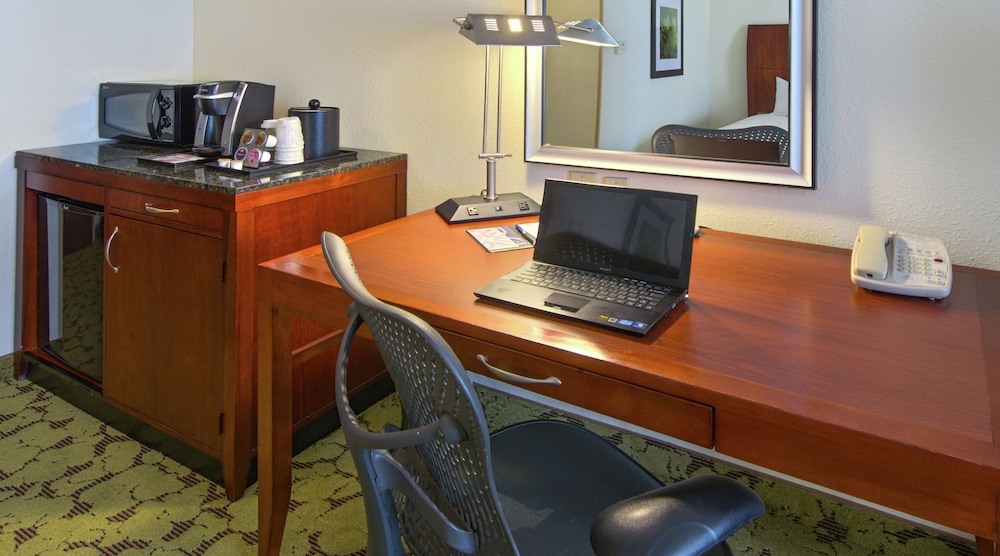 Hilton Garden Inn Macon / Mercer University 34/52