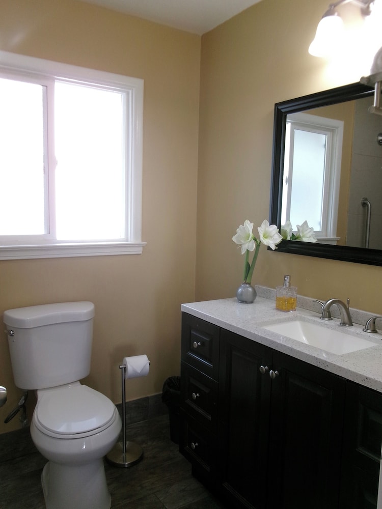 Carmel Wayfarer Inn 49/50