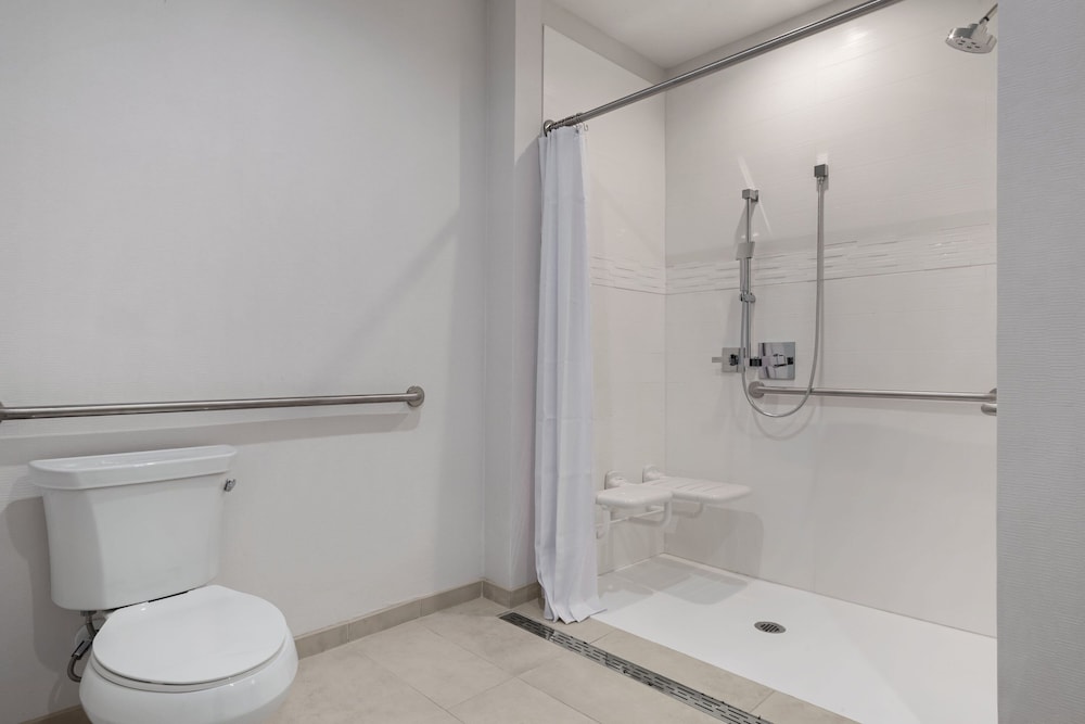 Residence Inn Chatsworth 38/43